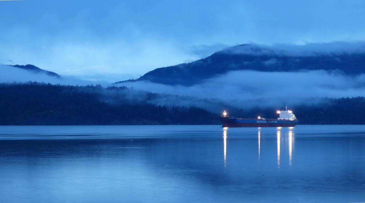 Oceanfront Suites At Cowichan Bay Kültér fotó