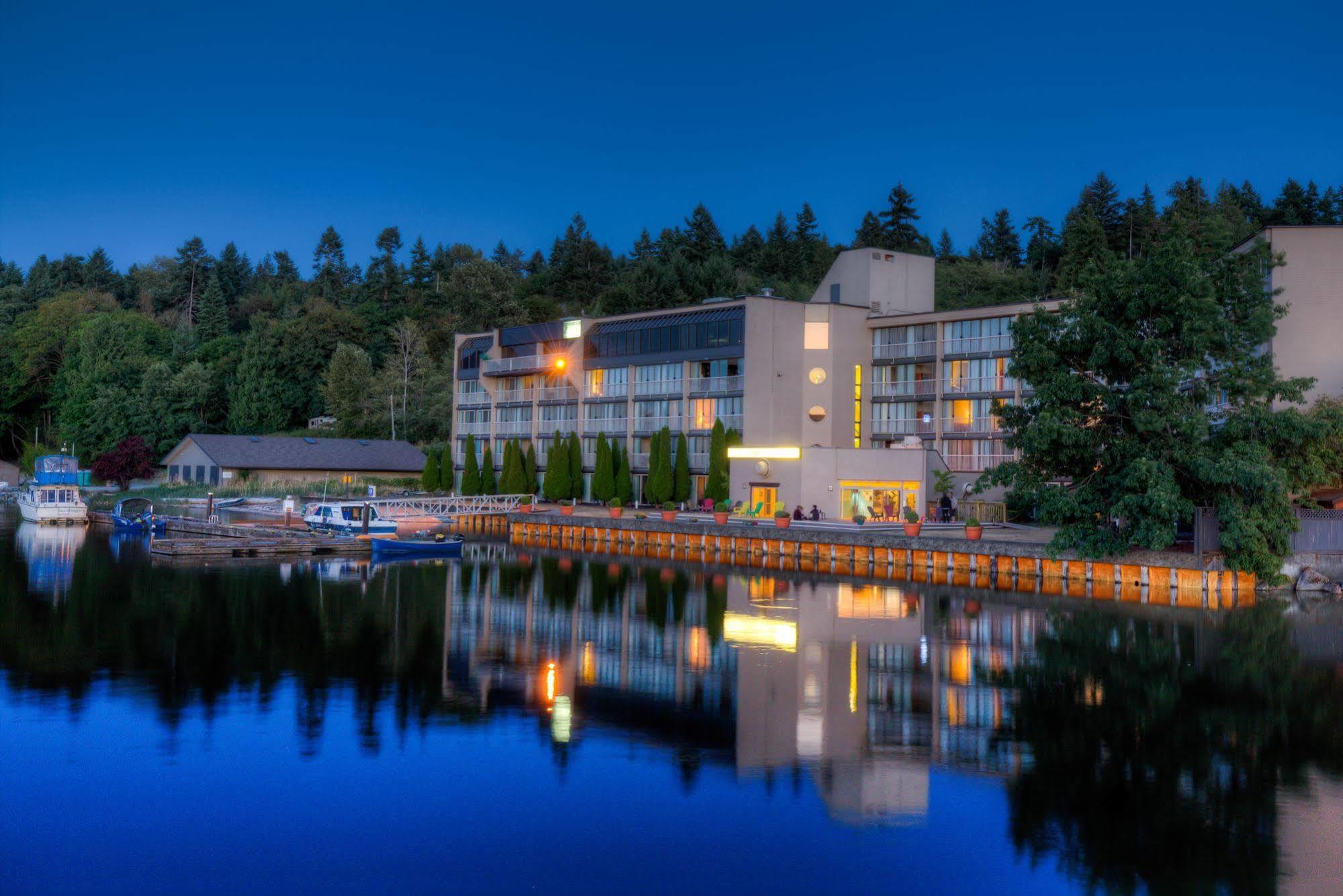 Oceanfront Suites At Cowichan Bay Kültér fotó
