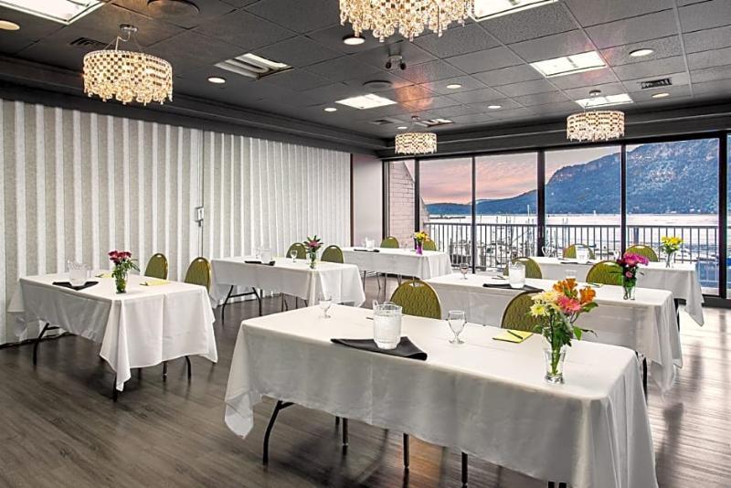Oceanfront Suites At Cowichan Bay Kültér fotó
